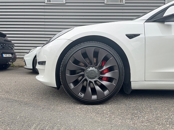 Tesla Model 3 9 of 27