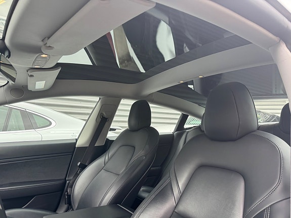 Tesla Model 3 20 of 27