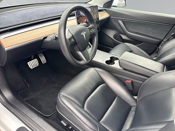 Tesla Model 3 12 of 27