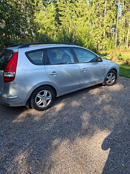 Hyundai i30 2 of 5