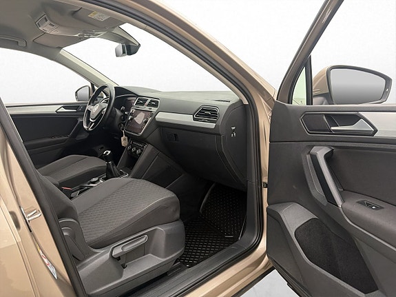 Volkswagen Tiguan 23 of 30