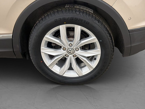 Volkswagen Tiguan 30 of 30