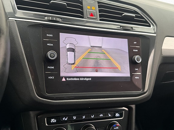 Volkswagen Tiguan 16 of 30