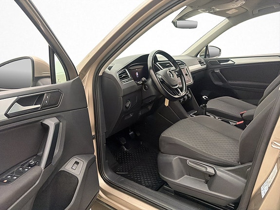 Volkswagen Tiguan 11 of 30