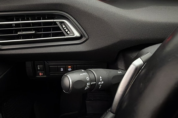 Peugeot 308 24 of 26