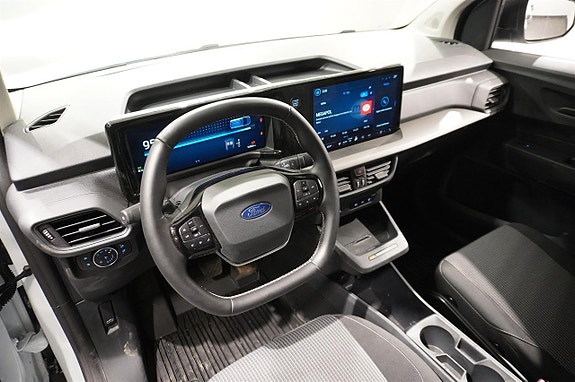 Ford Transit Courier 4 of 7