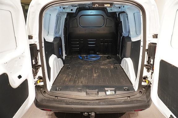 Ford Transit Courier 6 of 7