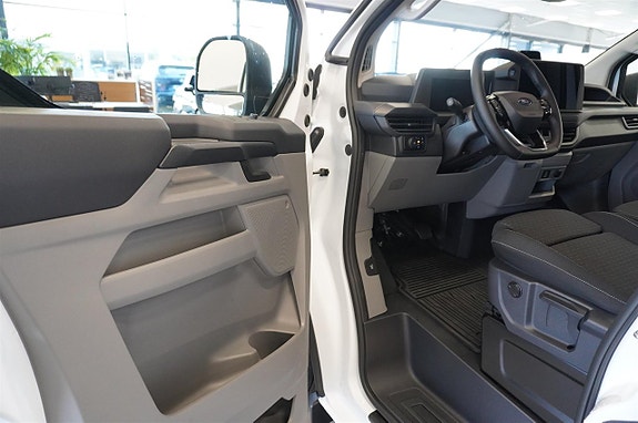 Ford Transit Custom 9 of 13