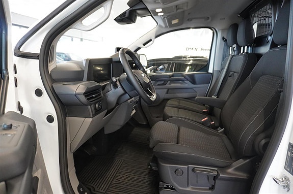 Ford Transit Custom 8 of 13