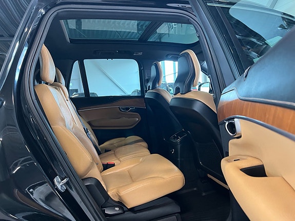 Volvo XC90 14 of 24