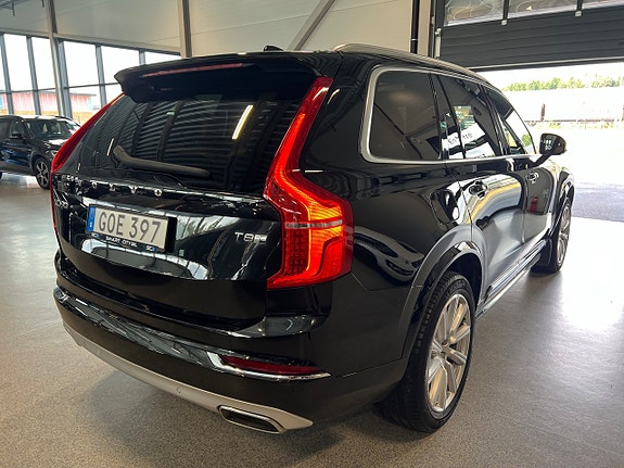 Volvo XC90 3 of 24