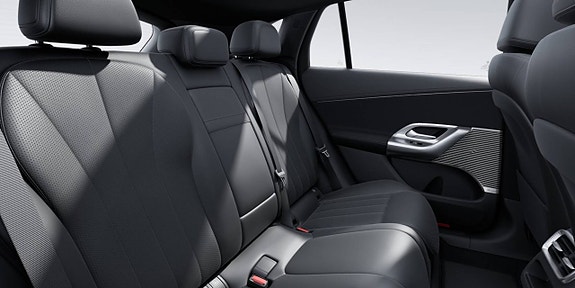 Mercedes-Benz GLC300 9 of 10