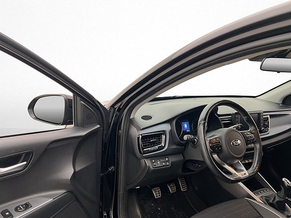 Kia Rio 8 of 24