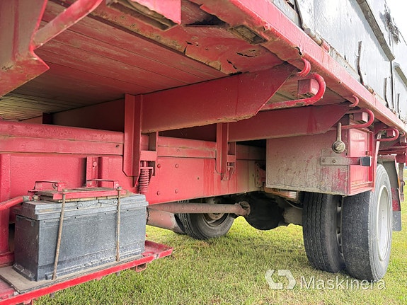 Veteranlastbil Volvo F611 16 of 27