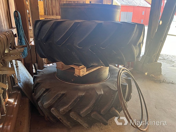 Dubbelmontage Michelin 20.8 R38 3 of 13