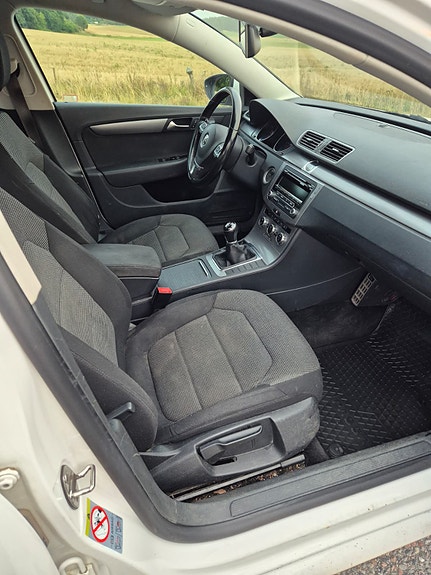Volkswagen Passat 11 of 12