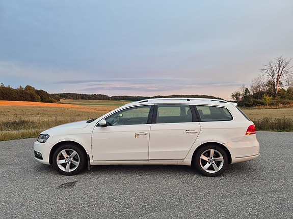 Volkswagen Passat 5 of 12