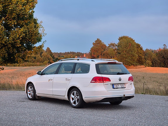 Volkswagen Passat 7 of 12