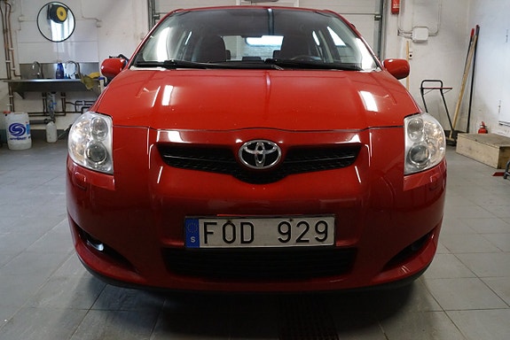 Toyota Auris 12 of 13