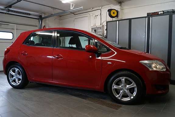 Toyota Auris 6 of 13