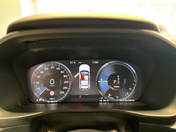 Volvo XC40 17 of 22