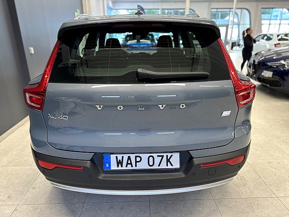 Volvo XC40 5 of 22