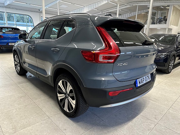 Volvo XC40 4 of 22