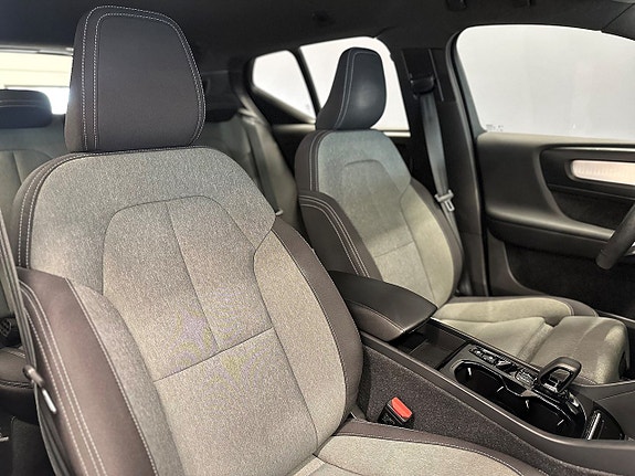 Volvo XC40 12 of 22