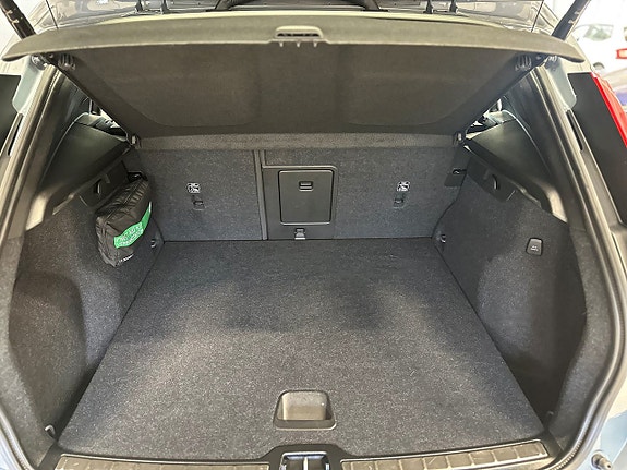 Volvo XC40 6 of 22