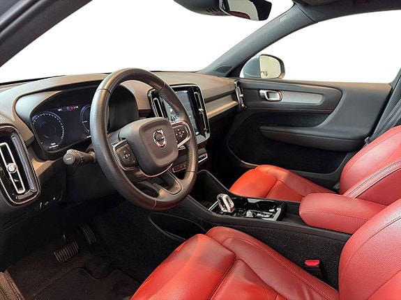 Volvo XC40 7 of 20