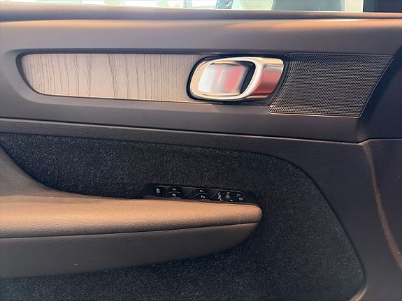 Volvo XC40 14 of 20