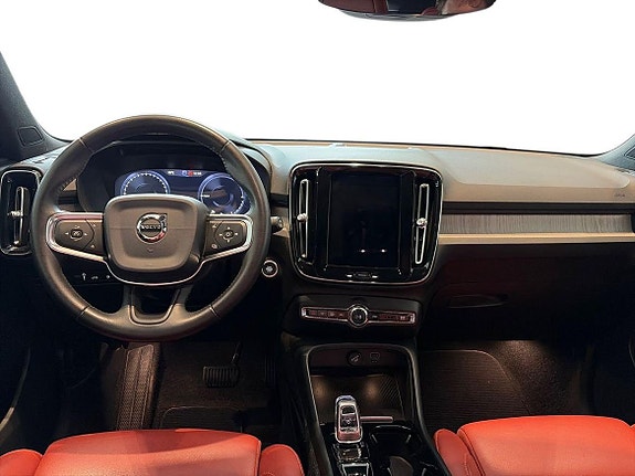 Volvo XC40 8 of 20