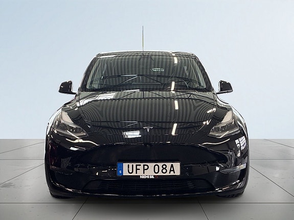 Tesla Model Y 2 of 23