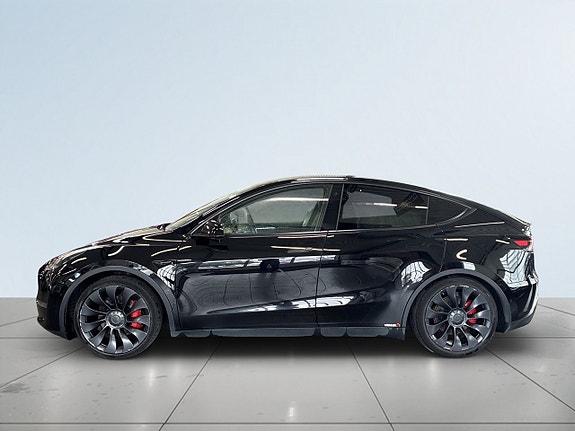 Tesla Model Y 4 of 23