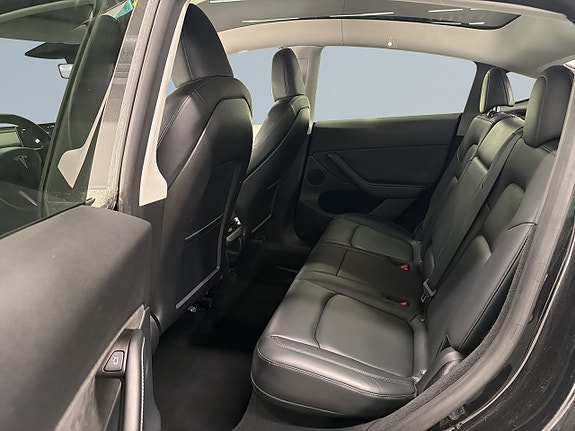 Tesla Model Y 12 of 23