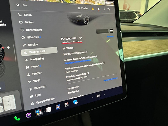 Tesla Model Y 22 of 23