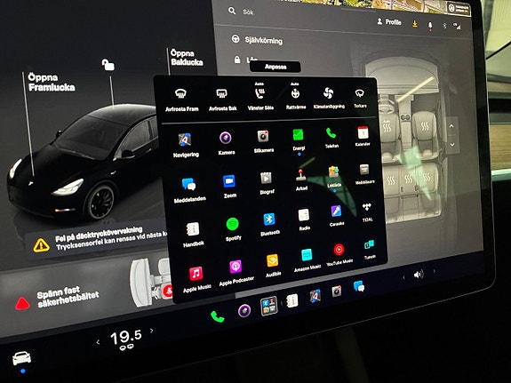 Tesla Model Y 21 of 23