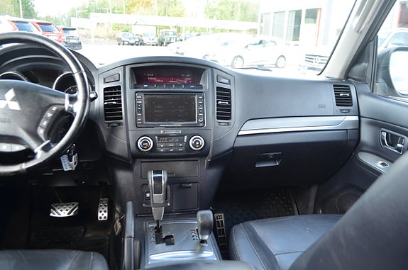 Mitsubishi Pajero 16 of 20