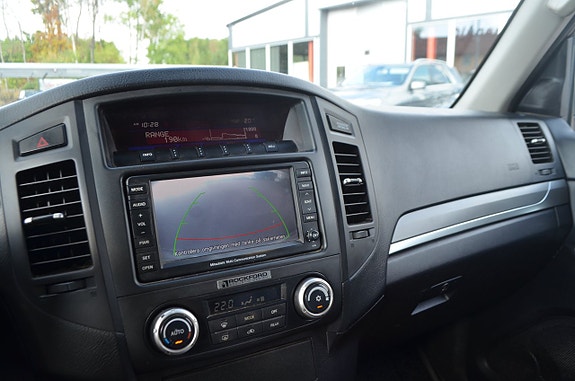 Mitsubishi Pajero 18 of 20