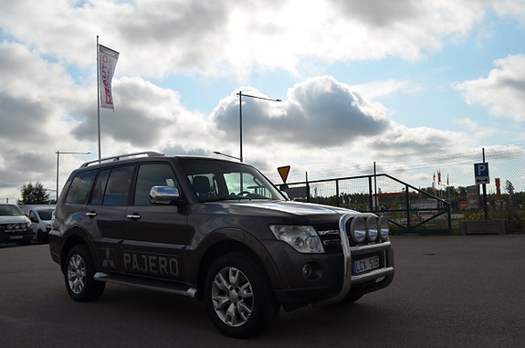Mitsubishi Pajero 10 of 20