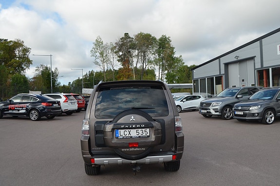 Mitsubishi Pajero 11 of 20