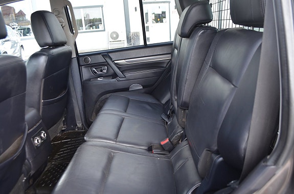 Mitsubishi Pajero 15 of 20