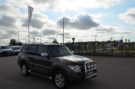 Mitsubishi Pajero 9 of 20
