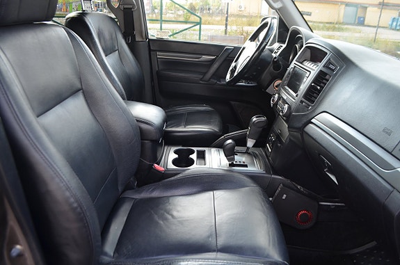 Mitsubishi Pajero 14 of 20