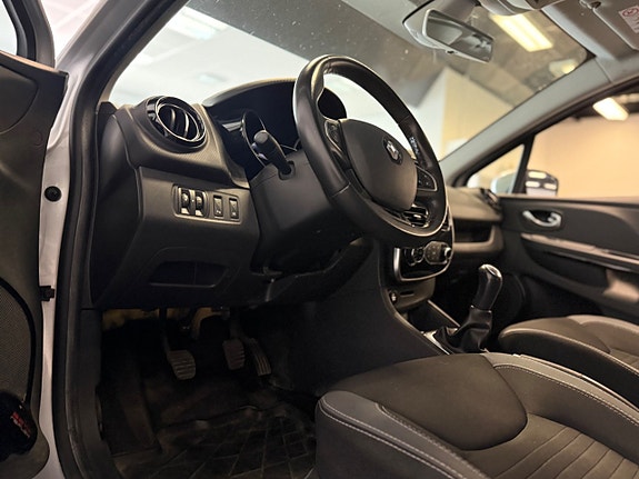 Renault Clio 6 of 11