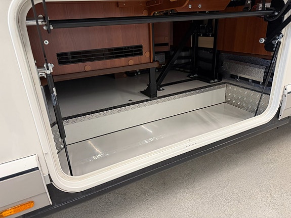 Carthago Chic e-line I 50 LE Yachting *Solcell*Automat*Långbädd* 20 of 23