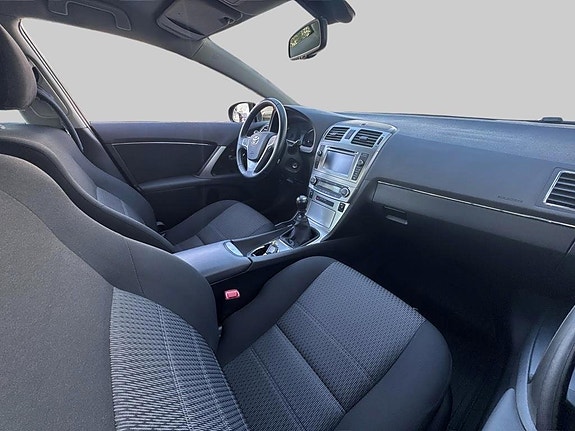 Toyota Avensis 6 of 11