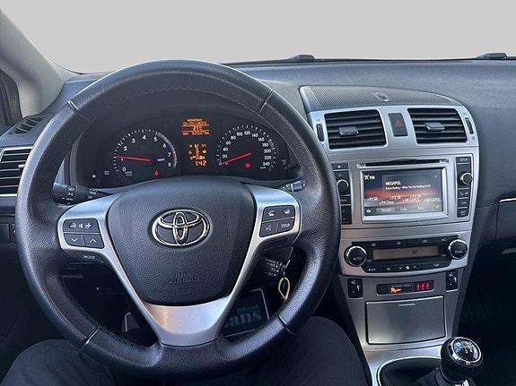 Toyota Avensis 8 of 11