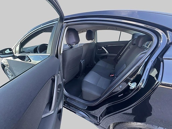 Toyota Avensis 7 of 11
