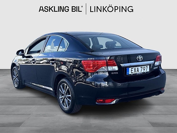 Toyota Avensis 2 of 11